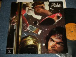 画像1: NEIL YOUNG   - AMERICAN STARS 'N BARS (Matrix #A)MSK-1-2261-LW5 ・・2 * B)MSK-2-2261-LW7・ 2 * ) "LOS ANGELES Press in CA"  (Ex++/Ex+++ CUT OUT) /1977 US AMERICA ORIGINAL "BROWN  Label" Used LP 