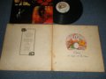 QUEEN -  A NIGHT AT THE OPERA  (With CUSTOM INNER)  (Matrix # A)  A) YAX 5063-3   B) YAX 5064-4 ) (VG+++/MINT- Looks:Ex+++) / 1975 UK ENGLAND ORIGINAL Used LP 