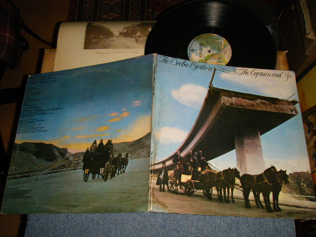 DOOBIE BROTHERS  -  THE CAPTAIN AND ME ( Matrix # A)A)T1 BS-2694 40430-1 B)T  BS-2694 40431-2)  