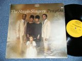 画像: The STAPLE SINGERS - PRAY ON  ( VG-/Ex+)  / 1967 US AMERICA ORIGINAL "STEREO"  Used LP 