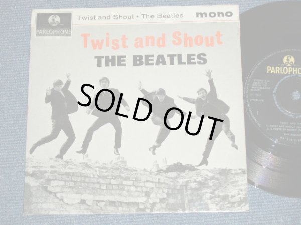 画像1: THE BEATLES -　TWIST and SHOUT (The PARLOPHONE Credt on Label Ring) ( Matrix # 2N/1N)  ( Ex++/Ex+++) / 1963 UK ORIGINAL MONO Used 7"EP With PICTUER SLEEVE