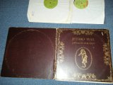 画像: JETHRO TULL - LIVING IN THE PAST ( VG+++/Ex )  /  1972 UK ENGLAND ORIGINAL "With Booklet"  Used 2-LP's 