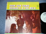 画像:   BOOKER T.& THE MG'S - DOIN' OUR THING ( Matrix # STX-172749-A/STX-17250-B ) ( Ex+++//Ex+++ ) / 1968 US AMERICA  ORIGINAL  1st Press "BLUE Label" "1841 BROADWAY CREDIT at Bottom Label" MONO  Used LP  