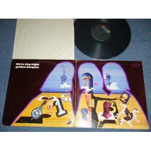 画像: THREE DOG NIGHT  - GOLDEN BISQUITS  (  Matrix # A-1A / B-1-E )  ( Ex+/Ex+++ A-1,2:Ex ) / 1971 US AMERICA ORIGINAL "With DETACHABLE CARDBOARD POSTER" Used LP 