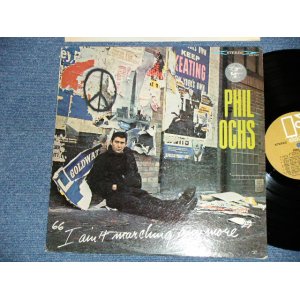 画像: PHIL OCHS - I AIN'T MARCHING ANY MORE  ( Ex+++/Ex+++)   / 1966 US AMERICA  ORIGINAL "GOLD Label with STYLIZED 'E' Logo"  STEREO Used LP 