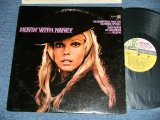 画像: NANCY SINATRA - MOVIN' WITH NANCY ( Ex+/Ex+++ A-1,2,B-2,3 : Ex) / 1967 US AMERICA 1st Press "MULTI-COLOR Label" STEREO Used LP 