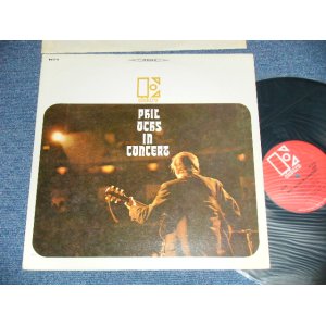 画像: PHIL OCHS - IN CONCERT   ( Ex+++/Ex+++   B-2,3:Ex : STOL,EDSP )   / 1966 US AMERICA  ORIGINAL "RED Label with STYLIZED 'E' Logo"  STEREO Used LP 