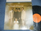 画像: The STAPLE SINGERS - PRAY ON  (MINT-/MINT-)  / 1972? US AMERICA 2nd Press "ORANGE Label"  Used LP 