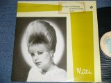 画像: MARI WILSON  - AIN'T THAT PECULIAR   (Ex++/MINT- ) / 1984 UK ENGLAND  ORIGINAL Used 12"