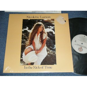 画像: NICOLETTE LARSON - IN THE NICK OF TIME (MINT-/MINT-)  / 1979 US AMERICA ORIGINAL Used LP