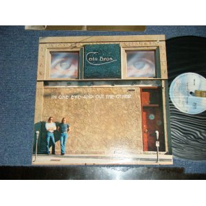 画像: CATE BROS. - IN ONE LOVE EYE & OUT THE OTHER ( Ex++/MINT- : BB MISS PRESS Label Sheet )  / 1976 US AMERICA ORIGINAL Used LP 