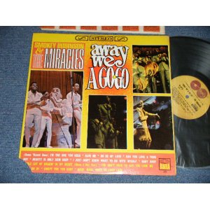 画像: SMOKEY ROBINSON and The MIRACLES - AWAY WE A GO GO (EX+/Ex++ Cut Out, EDSP ) / 1966 US AMERICA ORIGINAL 1st Press "YELLOW with Two GLOBE Label"  STEREO  Used LP