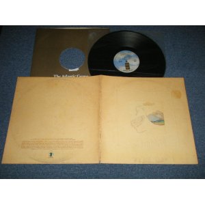 画像: JONI MITCHELL  - COURT AND SPARK (TEXTURED / EMBOSSED  Jacket)  (Matrix #A) 7E 1001 A-7  PRC-1-1   B) 7E 1001-B -9  PRC-1-1  ) ( Ex+/Ex- ) / 1973 US AMERICA ORIGINAL 1st Press  "EMBOSSED Jacket" 2nd Press"With 'w' Logo Label" Used LP 