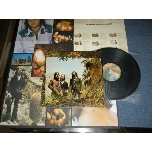 画像: AMERICA - HAT TRICK : With POSTER (Matrix # A)BS-2728 40554 RE-1 1A KENDUN   B) BS-2728 40555 RE-1 1A KENDUN ) (Ex++/MINT-) / 1973 US AMERICA ORIGINAL "BURBANK Street Label"  Used LP