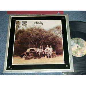 画像: AMERICA - HOLIDAY (Ex+++/MINT-  Cut out) / 1974 US AMERICA ORIGINAL "QUADRAPHONIC / 4 CHANNEL Disc"  Used LP