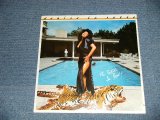 画像: DENISE La SALLE  LaSALLE  - THE BITCH IS BACK (SEALED Cutout) /  1977 US AMERICA ORIGINAL "BRAND NEW SEALED" LP