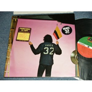 画像: KENNY VANCE - VANCE 32 (With CUSTOM INNER SLEEVE) (Ex+++/MINT- Cutout for PROMO) /1975 US AMERICA ORIGINAL "PROMO" Used LP 