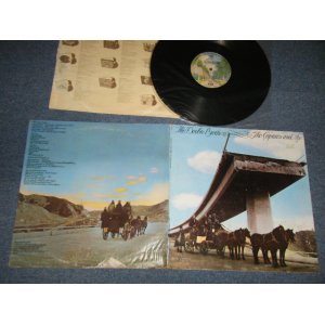 画像: DOOBIE BROTHERS  -  THE CAPTAIN AND ME (Matrix #  A)BS 2694  40430-3  B) BS 2694  40431-3) "L.A. Press" (VG+++/Ex++) / Late 1973 US AMERICA  2nd Press "BURBANK STREET Label" Used LP 