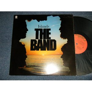 画像: THE BAND - ISLANDS ( Matrix #A)SO-1-11602 Z5 ⇀ ✲ B)SO-2-11602 Z5 ⇀ ✲) "Capitol Records Pressing Plant Press in Los Angeles" (Ex++/MINT-) /1977 US AMERICA ORIGINAL 1st Press "ORANGE with CAPITOL logo on BOTTOM LABEL" Used LP 