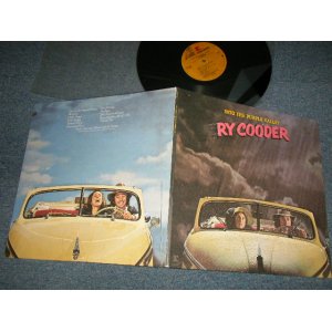 画像: RY COODER - INTO THE PURPLE VALLEY :Without or NEVER HAVE SONG SHEET ( Matrix # A)MS-1-2052 LWW3  ← B)MS-2-2052 LWW3 2 ←)  "WINCHESTER Press" in CA.(Ex+++/MINT- / 1976 Version US AMERICA  3rd press "BROWN without/NONE STEREO Label & 'W' Mark onLabel Bottom" "TEXTURED Cover" Used LP 