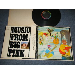 画像: THE BAND - MUSIC FROM BIG PINK( Matrix #A)SKAO-1-2955-W4＃1 O B) SKAO2-2955-W5 #2 O) "JACKSONVILLE Press in ILLINOIS" (Ex+/Ex+) / 1968 US AMERICA ORIGINAL 1st Press "BLACK with RAINBOW RING LABEL" "MFD. BY CAPITOL RECORDS, INC. U.S.A.T:M. [CAPITAL LOGO] • MARCA REG. • U.S. PAT. NO. 2,631,859" "Rare Large STEREO Printed on Label" 1st Press "Full Member credit Label" 2nd press "With 'B.D. 1968' Credit at FRONT COVER's BOTTOM" Used LP