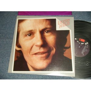 画像: LEVON HELM (The BAND) - LEVON HELM (MINT/MINT-) / 1982 US AMERICA ORIGINAL Used LP 