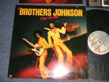 画像: The BROTHERS JOHNSON - RIGHT ON TIME (With Booklet + CUSTOM INNER)  (MINT-/MINT- CutOut)/ 1977 US AMERICA ORIGINAL Used LP