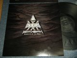 画像: AXXIS - KINGDOM OF THE NIGHT(With CUSTOM INNER)  (Ex+++/MINT- DAMAGED LABEL) / 1989 UK ENGLAND ORIGINAL Used LP