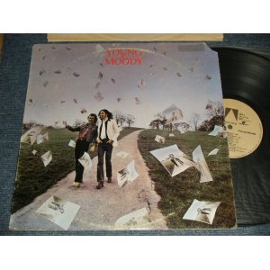 画像: YOUNG & MOODY (UK TWNGIY DUO) - YOUNG & MOODY (Produced by ROGER GROOVER) (Ex-/Ex+++ CUT OUT, EDSP) / 1977 US AMERICA ORIGINAL Used LP 