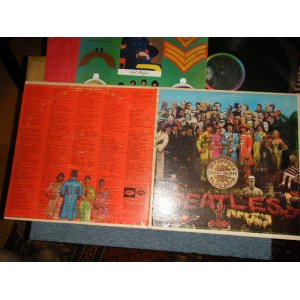 画像:  BEATLES  - SGT PEPPERS LONELY HEARTS CLUB BAND (Matrix #A)MASX1-2653-F6 #2  0 B)MAS-2-2653-F8 0) "JACKSON Press in ILLINOIS" (Ex++/Ex+++ Ex++ Looks:Ex+)  / 1967 US AMERICA ORIGINAL "BLACK With RAINBOW Label" "MONO" Used LP  (With Cut Outs Inserts + Original "RED" Inner Sleeve) 