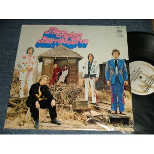 画像: The FLYING BURRITO BROS  - THE GILDED PALACE OF SIN  (VG+/MINT- WTRDMG)   / 1973 Version US AMERICA 2nd Press " SILVER Label" Used LP 