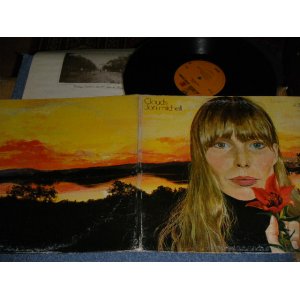 画像: JONI MITCHELL  - CLOUDS (Matrix #A)P RS 6341 30885 RE-1 B)T1RS 6341  30886-4) "TERRE HAUTE Press in INDIＮA"  (Ex+/Ex+++, Ex+++ Looks:Ex++ WOFC)  / 1974 Version US AMERICA repress "3rd Press With STEREO & with 'w' Logo Credit at Bottom Label" Used LP