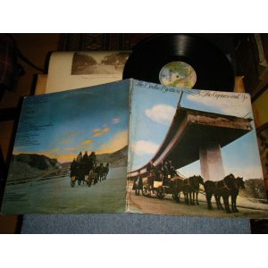 画像: DOOBIE BROTHERS  -  THE CAPTAIN AND ME ( Matrix # A)A)T1 BS-2694 40430-1 B)T  BS-2694 40431-2)  "TERRE HAUTE Press inINDIANA" (Ex++/Ex+++) / Late 1974 Version US AMERICA  3rd Press "BURBANK STREET Label" Used LP 