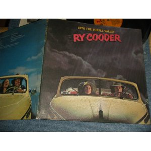 画像: RY COODER - INTO THE PURPLE VALLEY :With INSERTS (Matrix #A)T1 MS-2052 31258-1-2  B)T1 MS-2052 31259-1-2) "TERRE HAUTE Press in INDIANA"(Ex+++/MINT-) / 1972  US AMERICA  ORIGINAL 1st press "TEXTURED Cover" "BROWN with STEREO Label" Used LP 