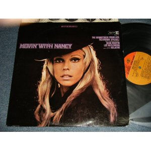 画像: NANCY SINATRA - MOVIN' WITH NANCY (Ex+/Ex+++ A-5,6:Ex++)  / 1967 Version US AMERICA 2nd Press 1968 Version "2-Color Label" STEREO Used LP 