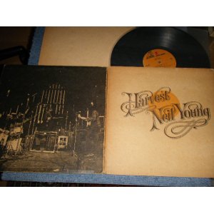 画像: NEIL YOUNG   - HARVESTB(TEXTURED COVER) (with CUSTOM INNER SLEEVE) (NO INSERTS)  (Matrix #A)MS2032 31176-1D STERLING LH  B)MS2032 T1 31177-S  STERELING)   "TERRE HAUTE Press in INDIANA"   "LOUD CUT"(Ex/VG+++ TAPE SEAM)  1972 US AMERICA ORIGINAL 1st Press "BROWN with STEREO Credit Label" "LOUD CUT" Used LP 