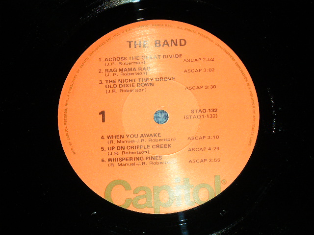 画像: THE BAND -  THE BAND( Matrix # A) 1- 132-F-11/ B)  2-132-G-11  A-60830 : MINT-/MINT- ) / 1974 Version ??  US AMERICA 3rd Press  "ORANGE with 'CAPITOL' on BOTTOM  LABEL" Used LP 