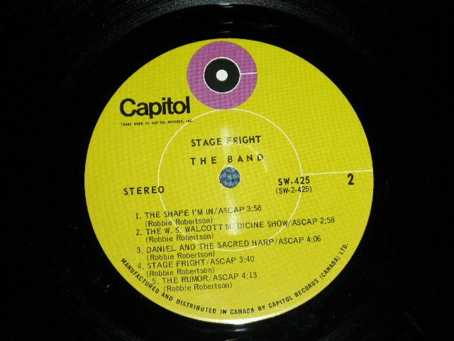 画像: THE BAND - STAGE FRIGHT( Matrix # A)SW-1-425-Z-13 / B) SW-2-425 -Z-13  STERLING RL) ( Ex+/Ex+++) / 1970 US AMERICA ORIGINAL 1st Press "LIME GREEN with Purple Color 'C' on TOP LABEL" Used LP 