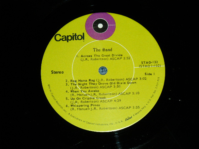 画像: THE BAND -  THE BAND( Matrix # A)ST1- 132-C2#5 / B) ST2-132-C2#4: Ex,Ex+++/Ex+++ Looks:Ex++) / 1969 US AMERICA ORIGINAL "LIME GREEN with Purple Color 'C' on TOP LABEL" Used LP 