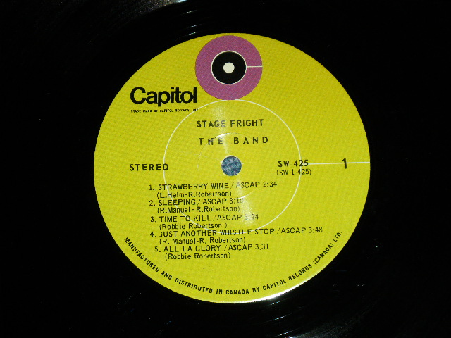 画像: THE BAND - STAGE FRIGHT( Matrix # A)SW-1-425-Z-13 / B) SW-2-425 -Z-13  STERLING RL) ( Ex+/Ex+++) / 1970 US AMERICA ORIGINAL 1st Press "LIME GREEN with Purple Color 'C' on TOP LABEL" Used LP 