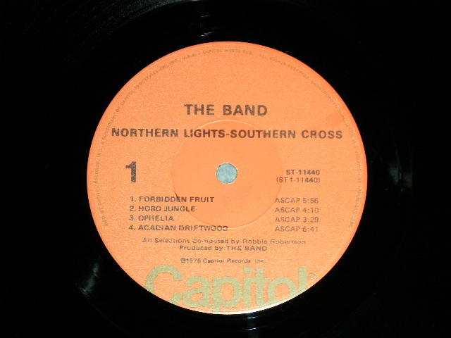 画像: THE BAND - NORTHERN LIGHTS-SOUTHERN CROSS (Matrix # A)Z5 /B) Z6)  ( Ex+++/Ex+++) / 1975 US AMERICA ORIGINAL "EXPORT Jacket"  "ORANGE Label" 1st Press "CAPITOL logo on BOTTOM LABEL" Used LP 