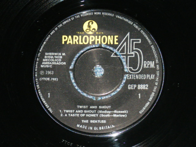 画像: THE BEATLES -　TWIST and SHOUT (The PARLOPHONE Credt on Label Ring) ( Matrix # 2N/1N)  ( Ex++/Ex+++) / 1963 UK ORIGINAL MONO Used 7"EP With PICTUER SLEEVE