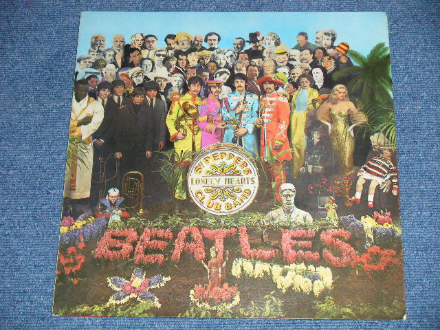 画像: The BEATLES -  SGT.PEPPERS LONELY HEARTS CLUB BAND : With CUT OUTS ( Matrix # YEX 637-3 11G HTM /YEX 638-3 HTM) ( Ex+++MINT- ) / 1970's  UK ENGLAND  REISSUE "1970's Version WHITE Parlophone & 2 EMI Label" Used LP 