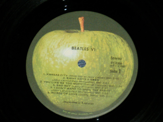 画像: The BEATLES - BEATLES VI (Matrix #A)fST-1-2358-A20 #2─◁  B)ST-2-2358-F22  ─◁ MASTERED BY CAPITOL) "WINCHESTER Press in VIRGINIA"(MINT-/MINT-) / 1971 Version US AMERICA "mfd. by Apple on Label" "GOLD RECORD on FRONT Cover"  STEREO Used LP 