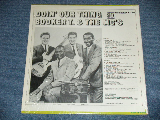 画像:   BOOKER T.& THE MG'S - DOIN' OUR THING ( Matrix # ST-STX 681223-A A △11612 / ST-STX 681224-A A △11612-x ) ( MINT-/Ex+++: With Shrink wrap ) / 1968 US AMERICA  ORIGINAL  Early Press "NO CREDIT at Bottom Label" STEREO Used LP  