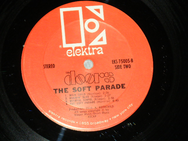 画像: THE DOORS - THE SOFT PARADE ( Matrix # A CP 1 / B- CP 1)  ( Ex/Ex+++) (With UN-GLOSSY ORIGINAL INNER SLEEVE ) / 1968 US Original "1st Press  RED  Label with Large Stylized  E on TOP" "1855 CREDIT at Bottom Label" Used STEREO LP 