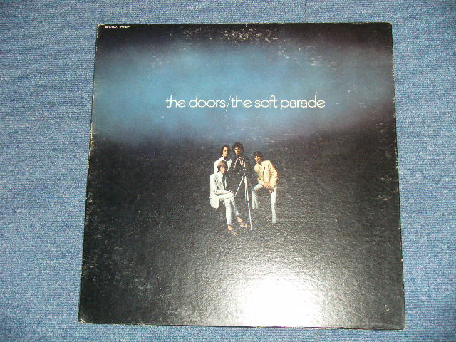 画像: THE DOORS - THE SOFT PARADE ( Matrix # A-2 CTH  / B-2 CTH )  ( Ex+/Ex+++ Looks Ex++) (With UN-GLOSSY ORIGINAL INNER SLEEVE ) / 1968 US Original "1st Press  RED  Label with Large Stylized  E on TOP" "1855 CREDIT at Bottom Label" Used STEREO LP 