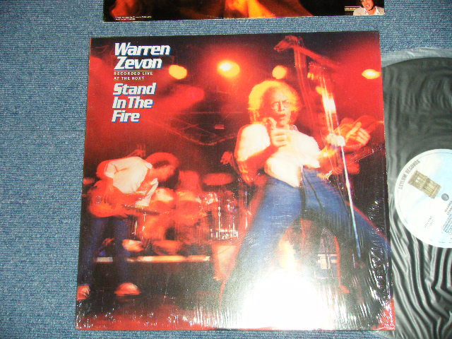 画像1: WARREN ZEVON - STAND IN THE FIRE ( Matrix #  A) 5E-519-A2-AR B-15402-A2   B) 5E-519-B3-SH-AR △528-x B-15403 ) ( MINT-/MINT)  / 1980 US AMERICA ORIGINAL Used LP 