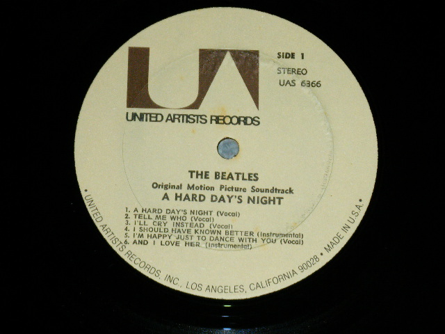 画像: THE BEATLES - A HARD DAYS NIGHT (Sound Track) ("MASTEREED BY CAPITOL" "CAPITOL WINCHESTER Press in VIRGINIA" "WALLY (Wally Traugott) Master Cut")(Ex+++/MINT- BB for PROMO)  / 1980 Version US AMERICA "PURPLE Label" "BB Hole for PROMO" STEREO Used LP 