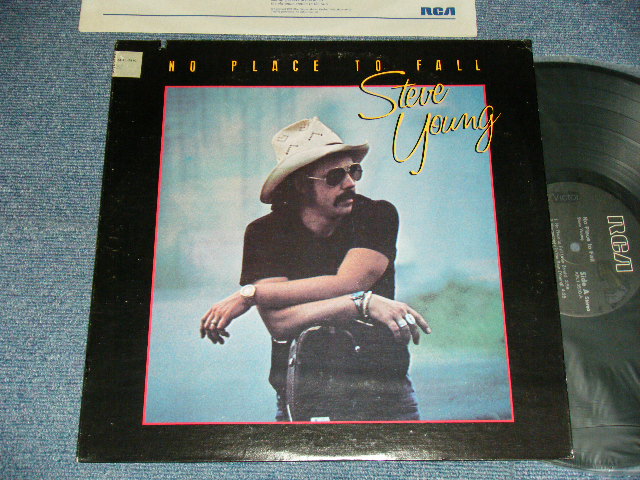 画像1: STEVE YOUNG - NO PLACE TO FALL (Ex++/MINT- WOL, WOC)/ US AMERICA REISSUE Used LP